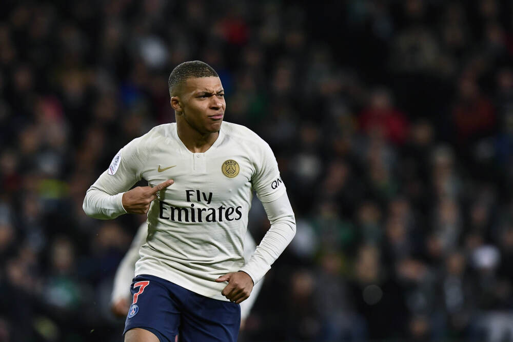 西媒：拉什福德、佩德里等认为亚马尔言辞不当，拒为其辩护